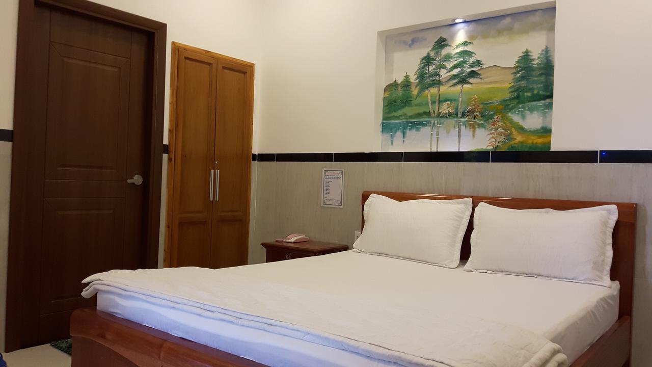 Motel Hoang Gia Long Khanh Eksteriør bilde