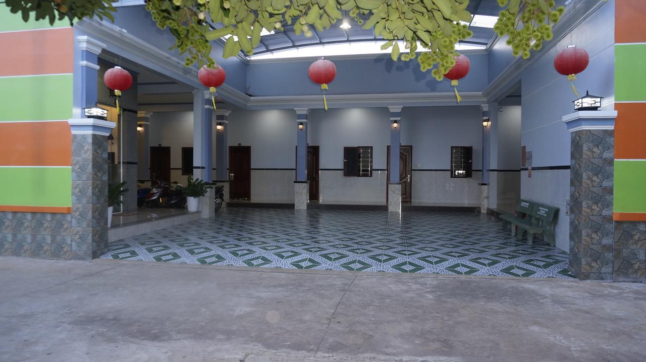 Motel Hoang Gia Long Khanh Eksteriør bilde